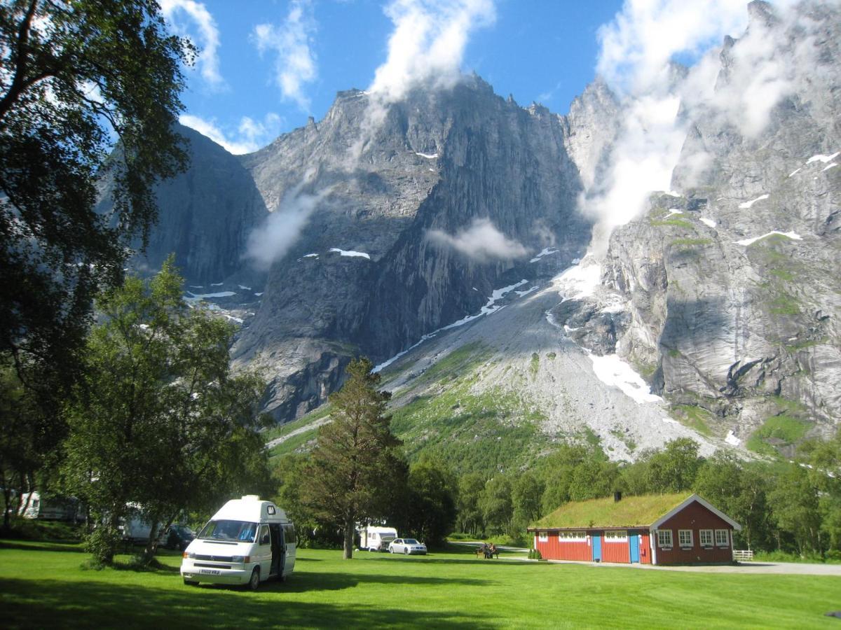 Trollveggen Camping 翁达尔斯内斯 外观 照片
