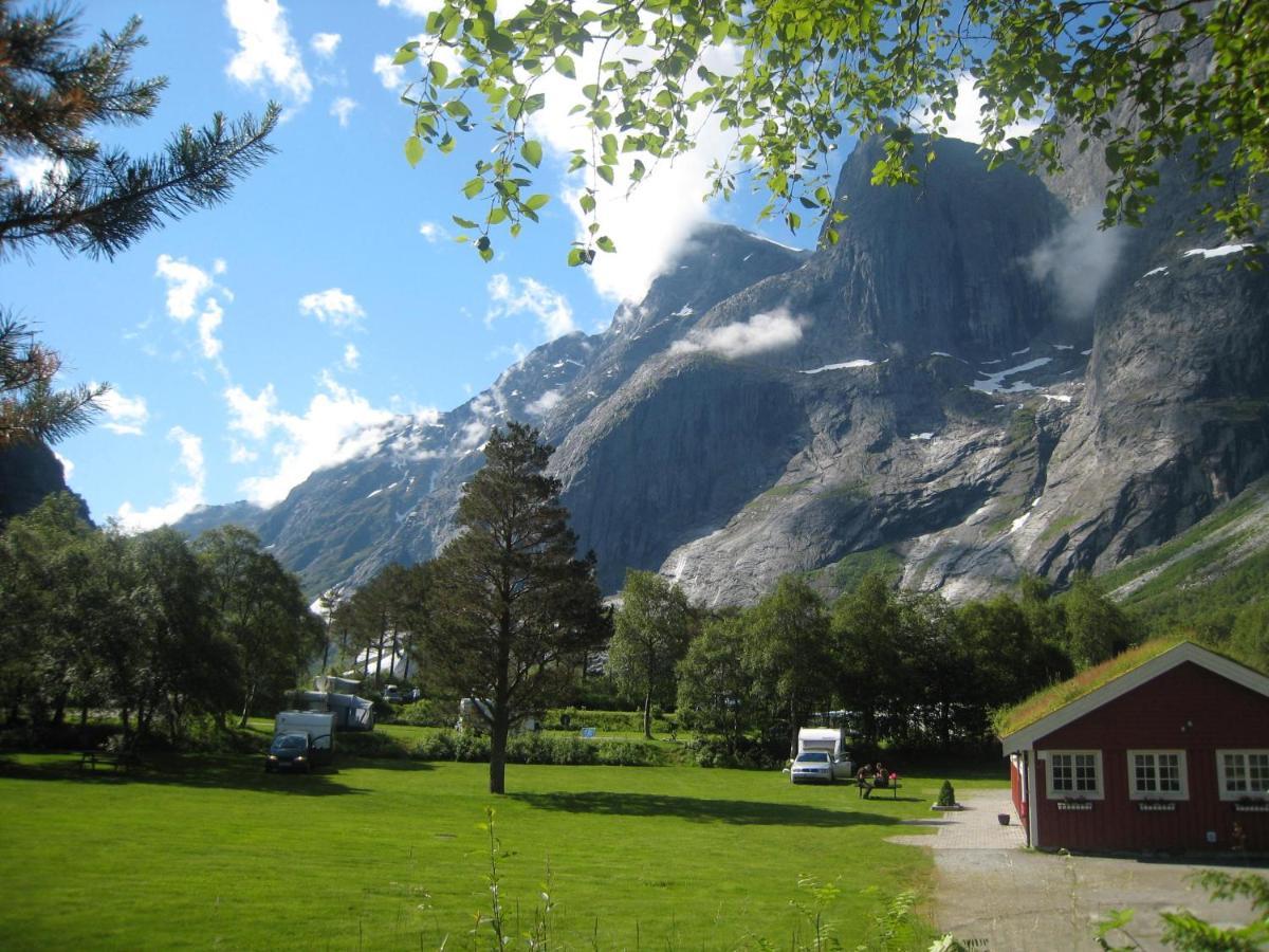 Trollveggen Camping 翁达尔斯内斯 外观 照片