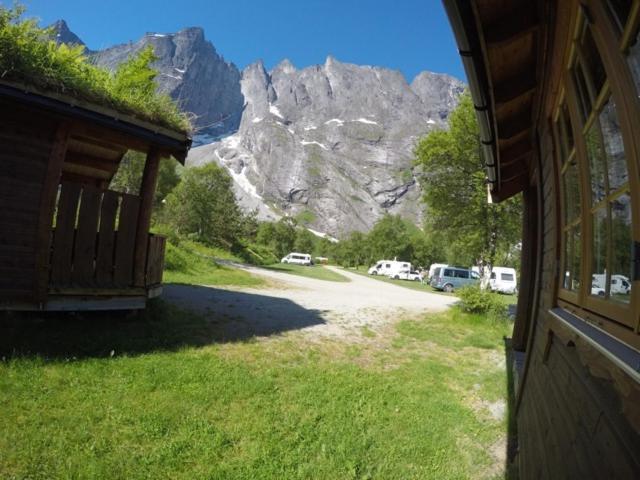 Trollveggen Camping 翁达尔斯内斯 外观 照片